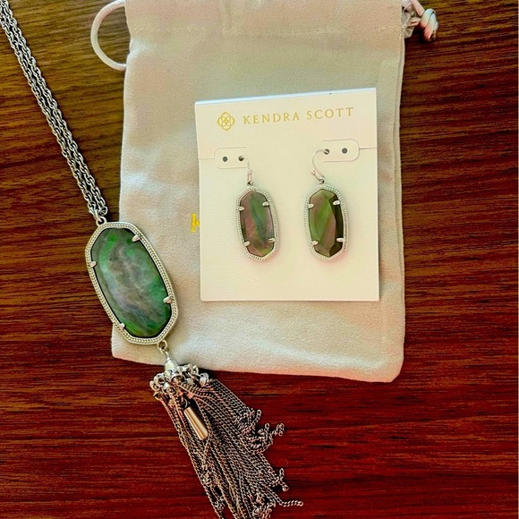 Kendra Scott Elle Drop Earrings and Rayne Necklace in Black Mother of Pearl - Picture 2 of 6